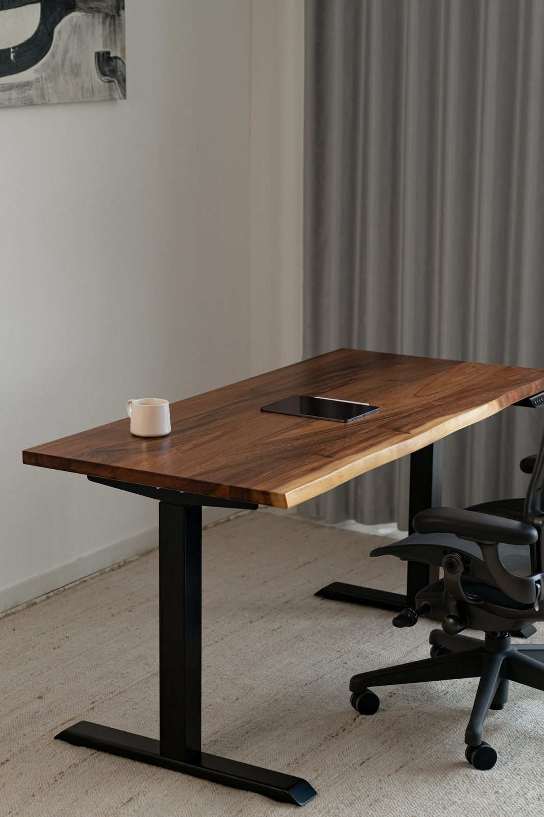 LiveEdgeWalnutSolidWood_Black_SceneView1_ElephantDesks_WavyStandingDesk